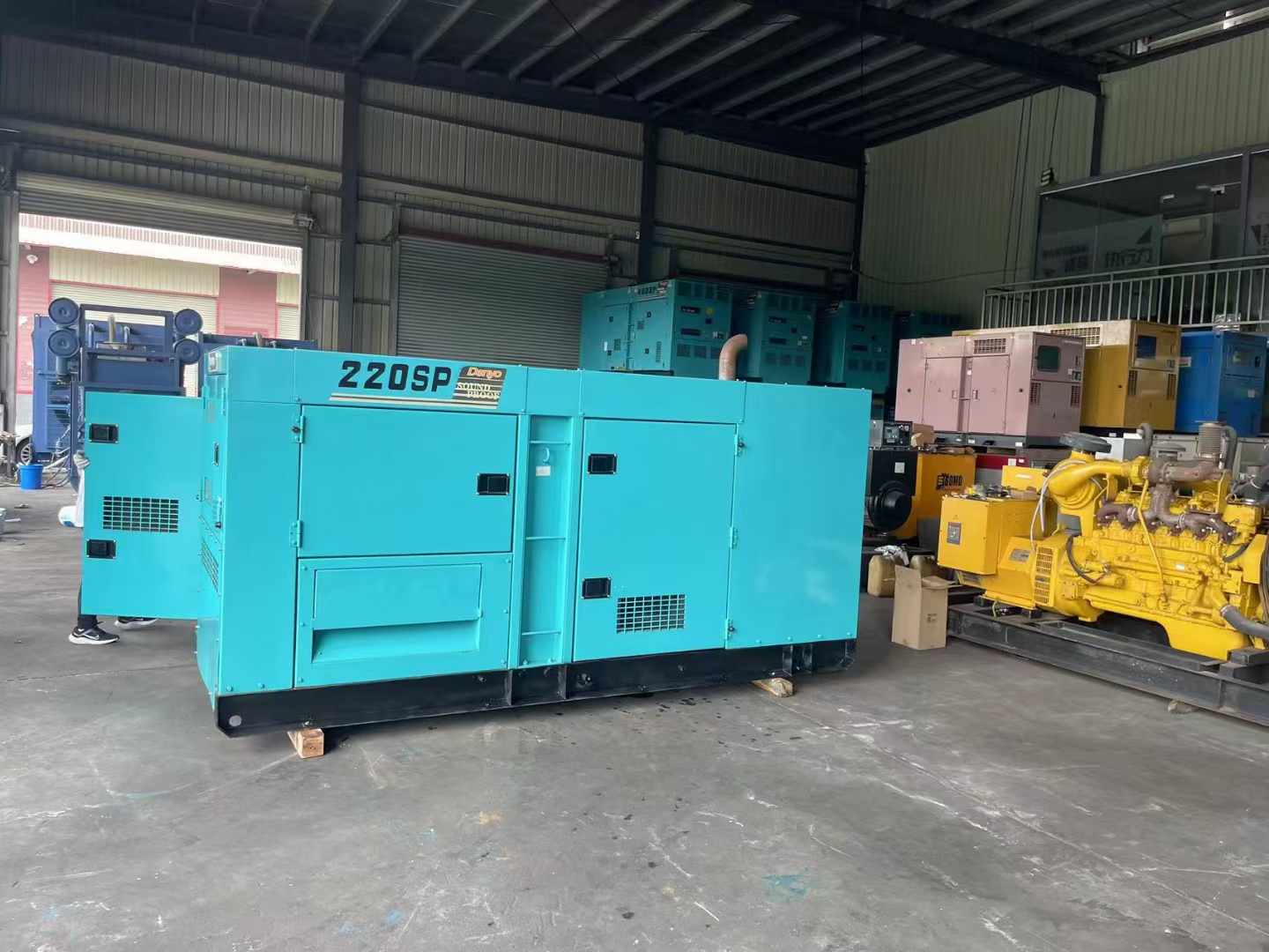 蜀山柴油发电机组长期不间断运行时，如何监控其温度和压力？