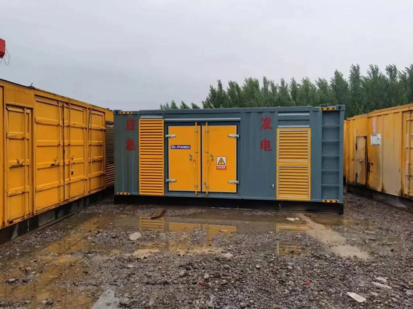 蜀山柴油发电机如何判断干式空气滤清器是否需要更换？